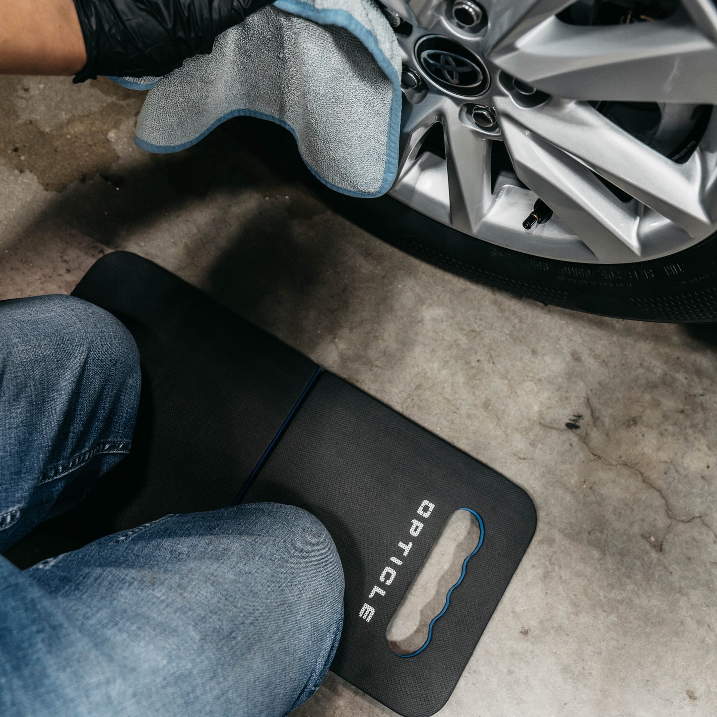 OPTICLE | Folding Kneeling Mat Blue & Black