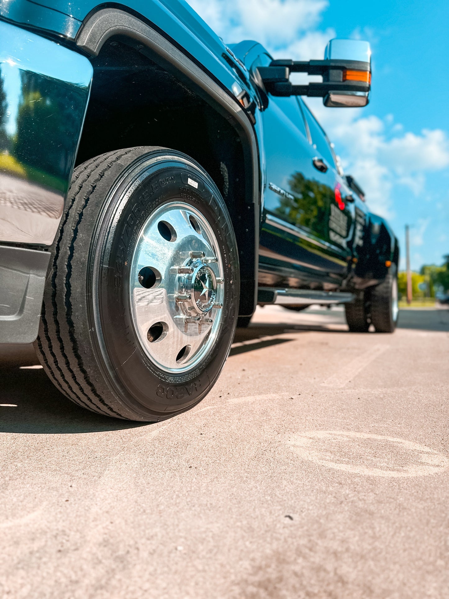 Imbue | Resolve Solvent-Based Tire Dressing