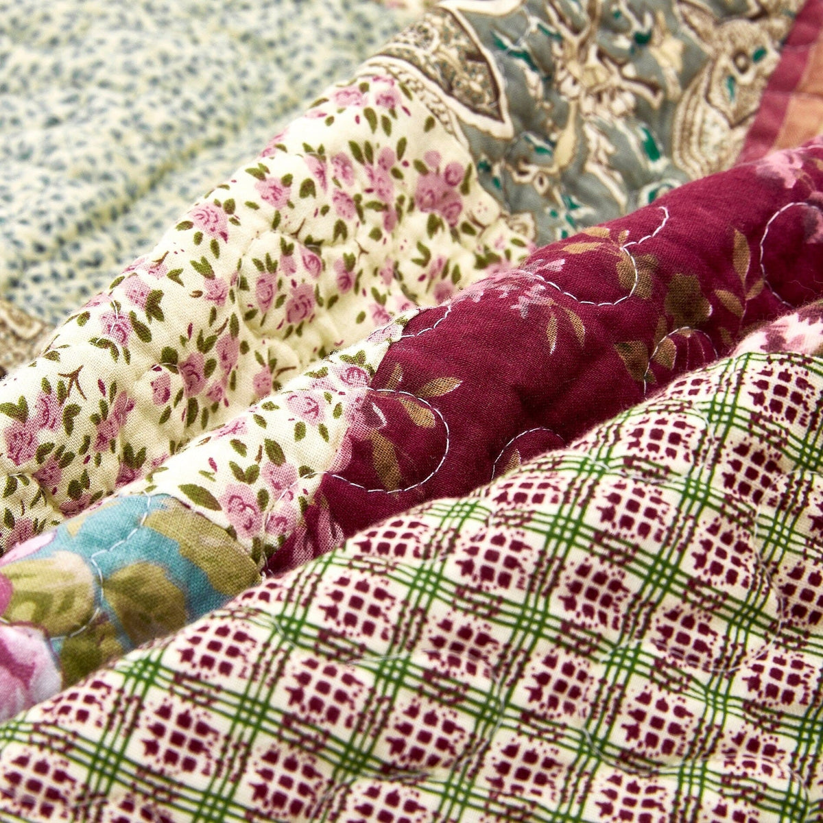 Tache Fairy Tale Tea Party Beige Burgundy Paisley Floral Cotton Patchwork Quilted Throw Blanket (DXJ103443)