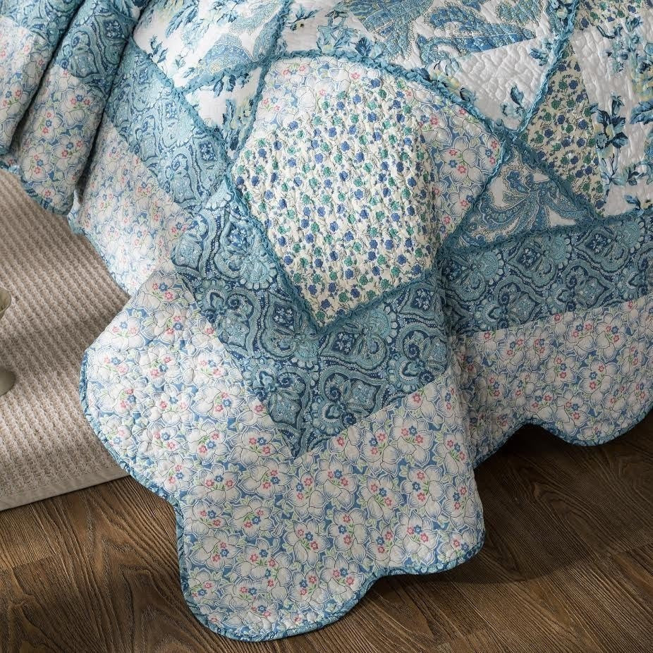 Tache Petal Dance White Blue Floral Paisley Vintage Garden Scalloped Cotton Patchwork Quilt Set (JHW-646)