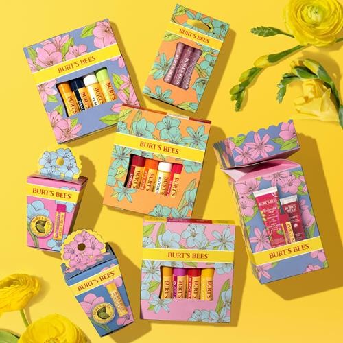 Burts Bees Gifts Ideas - In Full Bloom Lip Balm Set, Original Beeswax, Dragonfruit Lemon, Tropical Pineapple & Strawberry, Natural Origin Lip Treatment, 4 Tubes, 0.15 Oz.